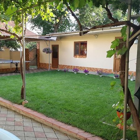 Casa Ala Aparthotel Cahul Bagian luar foto